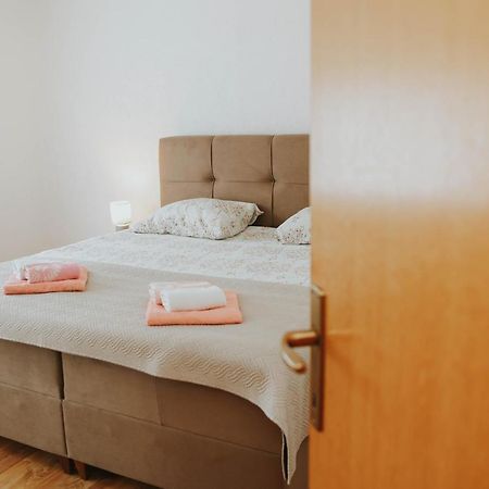 I&T Apartman Gospić Exterior foto