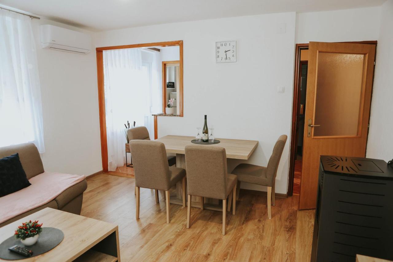 I&T Apartman Gospić Exterior foto